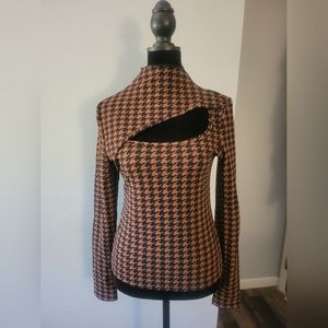 Mock neck front slit shirt